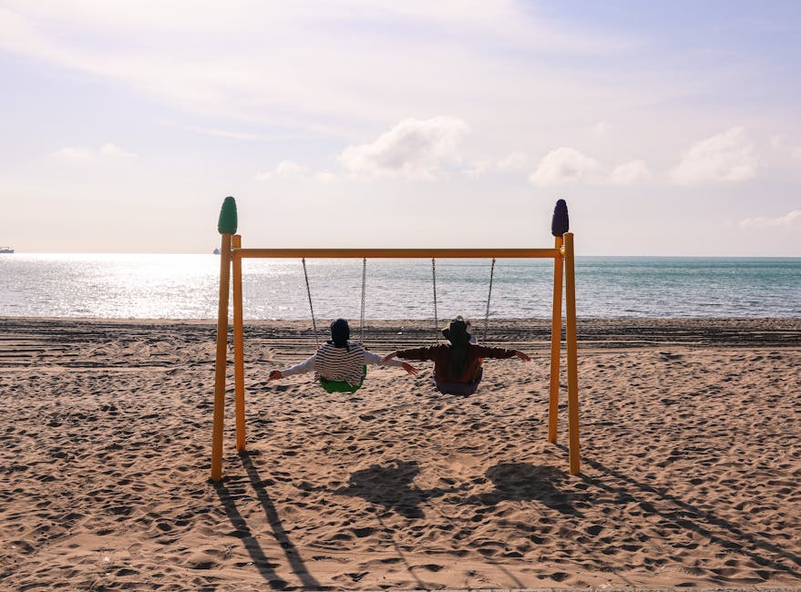 Ninos jugando en la playa